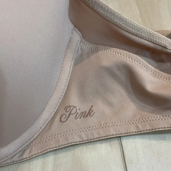 NWT VS PINK lightly lined T-shirt bra - Picture 10 of 11
